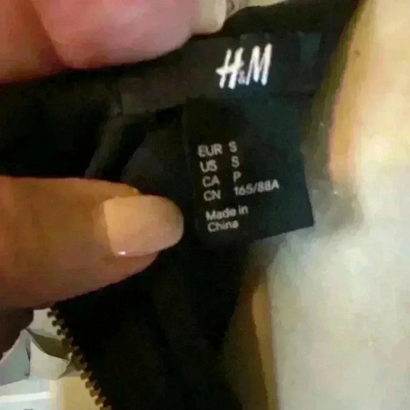 H&M Womens Black Classic Midi Longer sleeve comfortable velour small Dress - Picture 8 of 10